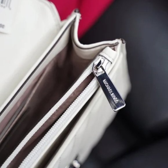 Michael Kors NEW! Rose Medium Quilted Flap Shoulder Handbag w/Tags - Picture 4 of 13